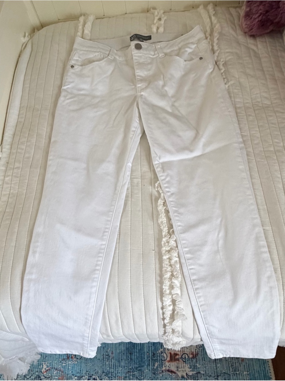 Wit & Wisdom White mid Rise skinny stretchy Jeans size 8 30”
